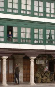 Almagro, Plaza Mayor y Palacios entorno al Corral de Comedias.. En los soportales de la plaza podrás encontrar artesanía típica