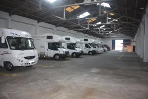 Conocer Galicia es más fácil ahora con Yakart Centro Caravaning. Yakart Autocaravaning dispone de un amplio parking cubierto