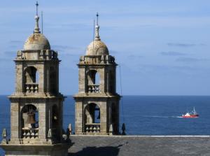 Conocer Galicia es más fácil ahora con Yakart Centro Caravaning. Costa da Morta, iglesia de Punta de Barca en Muxía